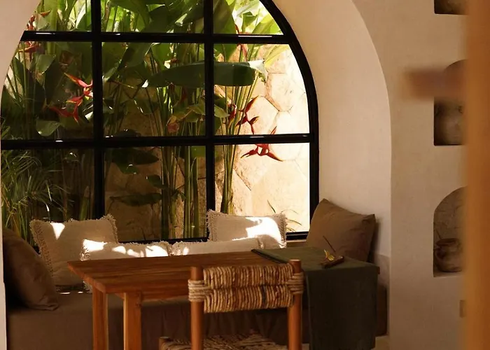 Villa Ayora - Brand New - Ocean View - Fully Private, Architect-designed Cliffside -