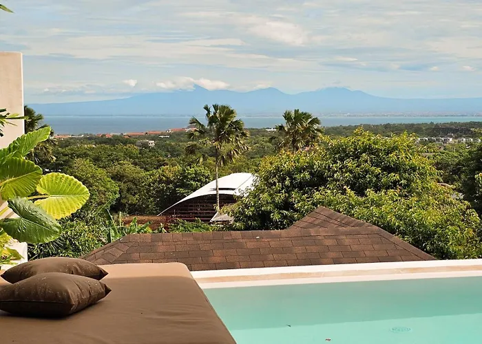 Villa Ayora - Brand New - Ocean View - Fully Private, Architect-designed Cliffside -